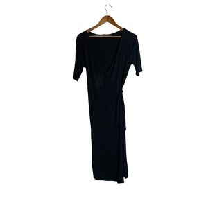 NWT‎ Lulus black wrap midi dress. Size medium